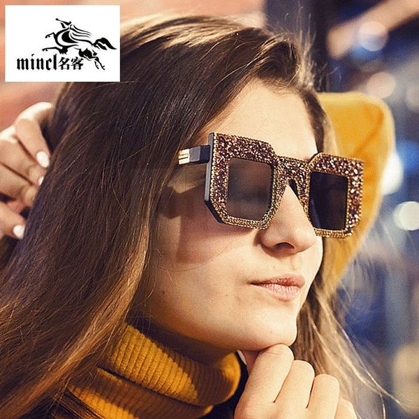 sunglasses vintage square women 2021 fashion oversized bling diamond frame men female sun glasses shades uv400 fml, White;black
sunglasses vintage square women 2021 fashion oversized bling diamond frame men female sun glasses shades uv400 fml, White;black