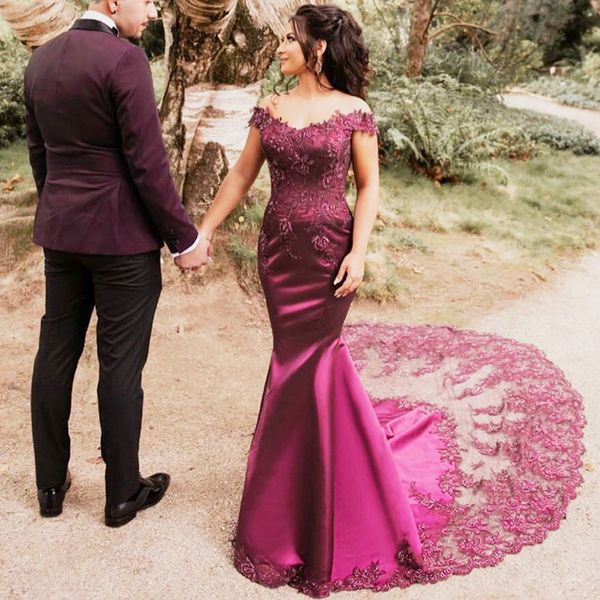 fuchsia mermaid evening dresses 2021 long elegant prom gowns chaple train backless lace appliqued v neck off shoulder custom dubai bride, Black;red 
fuchsia mermaid evening dresses 2021 long elegant prom gowns chaple train backless lace appliqued v neck off shoulder custom dubai bride, Black;red