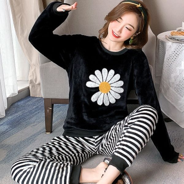2020 winter pajama women korean sleepwear cute cartoon flannel pajamas set velvet warm pijama round neck pyjama homewear women, Black;red
2020 winter pajama women korean sleepwear cute cartoon flannel pajamas set velvet warm pijama round neck pyjama homewear women, Black;red