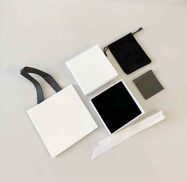 europe america designer fashion style white printed gv letter jewelry sets boxes necklace bracelet earrings ring box gift bag dust bags, Black;white
europe america designer fashion style white printed gv letter jewelry sets boxes necklace bracelet earrings ring box gift bag dust bags, Black;white
