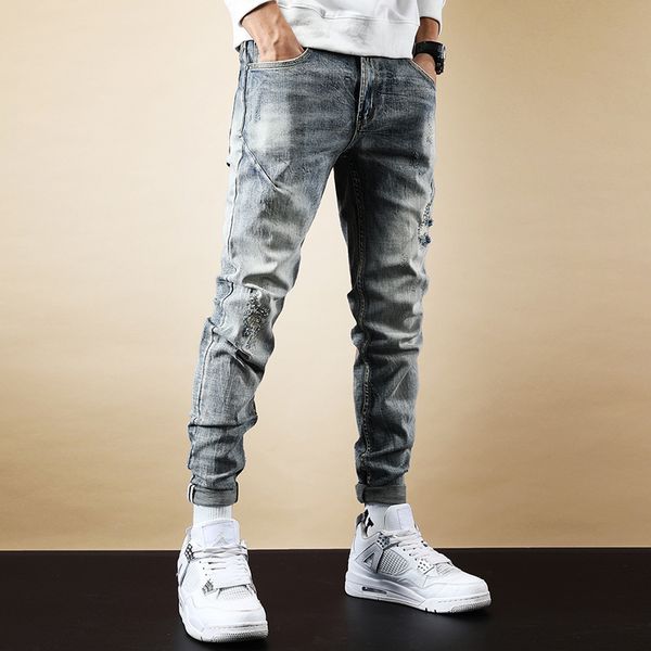 2021 new korean style fashion men jeans retro blue elastic slim fit ripped denim pencil pants vintage designer destroyed long trousers ig81
2021 new korean style fashion men jeans retro blue elastic slim fit ripped denim pencil pants vintage designer destroyed long trousers ig81