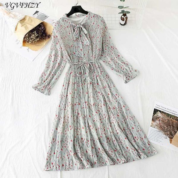 floral print chiffon dress 2020 women spring long sleeve ruffle pleated long dress elastic waist vintage femme vestidos1, Black;gray 
floral print chiffon dress 2020 women spring long sleeve ruffle pleated long dress elastic waist vintage femme vestidos1, Black;gray