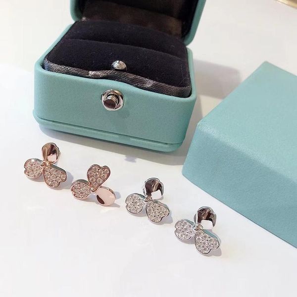flower ladies earring 925 sterling silver jewelry zircon accessories fashion silverware clover sanhua stud valentine's day gift, Golden;silver
flower ladies earring 925 sterling silver jewelry zircon accessories fashion silverware clover sanhua stud valentine's day gift, Golden;silver