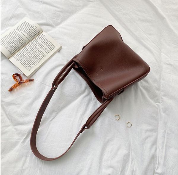 fashion women handbag designer shoulder bags lady handbags senior crossbody bag new style women flap
fashion women handbag designer shoulder bags lady handbags senior crossbody bag new style women flap