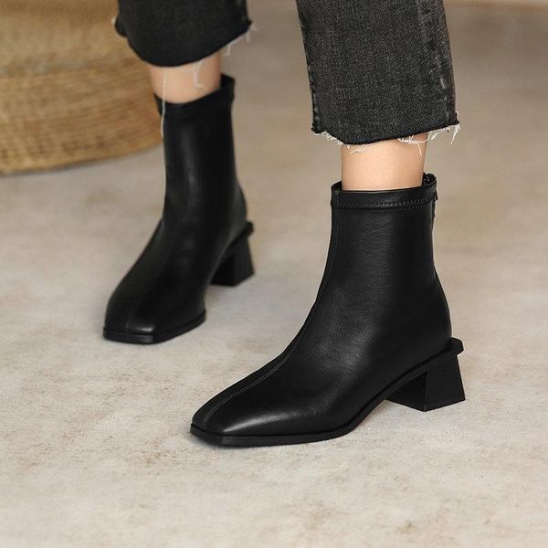2021 quality women ankle boots autumn winter square toe zipper ladies dress boots square heel concise short size 34-43, Black
2021 quality women ankle boots autumn winter square toe zipper ladies dress boots square heel concise short size 34-43, Black