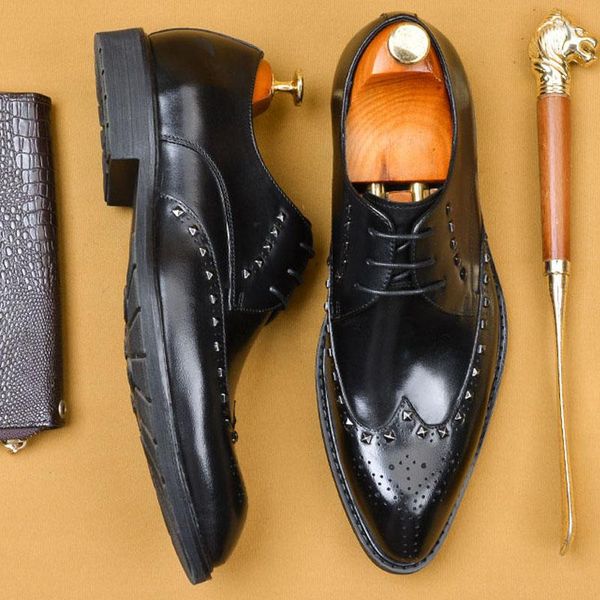 fashion men leather shoes black brown men office dress classic style genuine leather lace up pointed toe oxford shoes brogue
fashion men leather shoes black brown men office dress classic style genuine leather lace up pointed toe oxford shoes brogue
