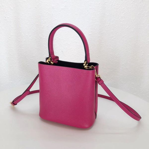 women's bags, high-grade high-quality bags, a full range of types, dear welcome to order and contact 0456366
women's bags, high-grade high-quality bags, a full range of types, dear welcome to order and contact 0456366