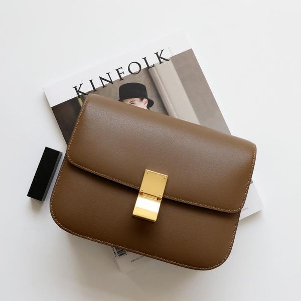 2020 new upgraded version of shoulder spring rub hand leather double bag classic tofu pattern messenger stewardess bag taeue, Red;black
2020 new upgraded version of shoulder spring rub hand leather double bag classic tofu pattern messenger stewardess bag taeue, Red;black