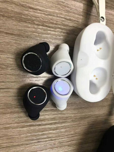 н.свикл беспроводной связи bluetooth ухо бутоны tws наушники конструкторы in-ear наушники нового типа зарядка box гарнитура 2 цвета
н.свикл беспроводной связи bluetooth ухо бутоны tws наушники конструкторы in-ear наушники нового типа зарядка box гарнитура 2 цвета
