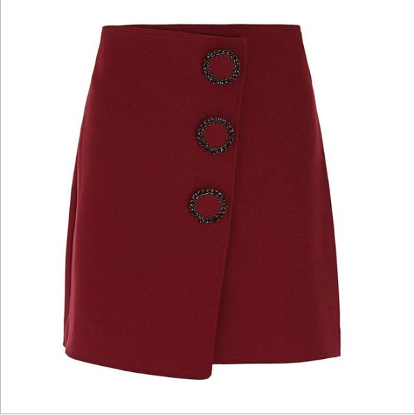 new women's half skirt is irregular single row with diamond big button and high waist half skirt, Black
new women's half skirt is irregular single row with diamond big button and high waist half skirt, Black