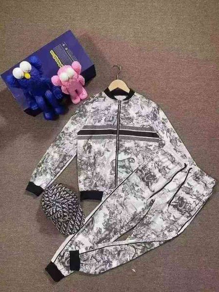 2022 factory wholesale new early autumn style landscape painting long sleeved sweater pants two-piece set 74cd, Gray