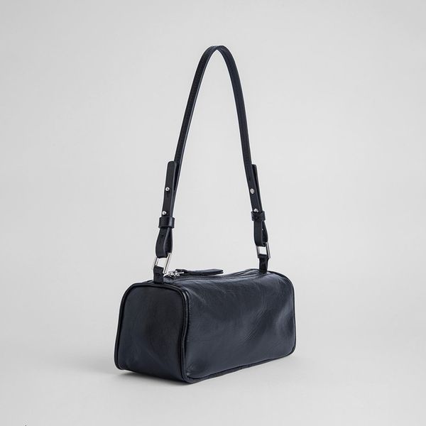 2021 new shoulder soft leather female hand-held armpits bag khik
2021 new shoulder soft leather female hand-held armpits bag khik