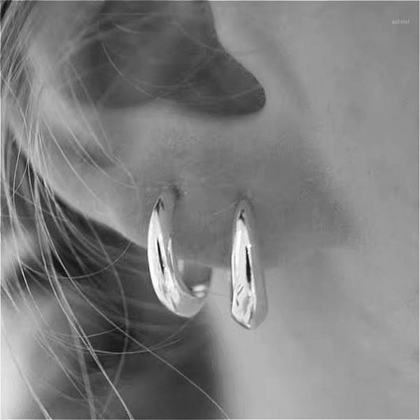 classic minimalist gold color metal large circle geometric round big hoop earrings for women girl wedding party jewelry gifts1, Golden;silver
classic minimalist gold color metal large circle geometric round big hoop earrings for women girl wedding party jewelry gifts1, Golden;silver
