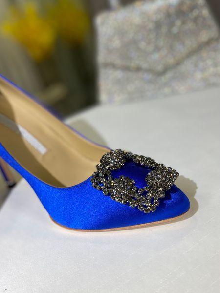 luxurybrand new snowflake buckle rhinestone pointed shoes with thin high heels for women's wedding reception ladies flat heels are opti, Black
luxurybrand new snowflake buckle rhinestone pointed shoes with thin high heels for women's wedding reception ladies flat heels are opti, Black