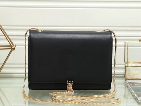 2022 womens luxury designer leather bags fashion and comfortable chain shoulder messenger bag handbag 12538, Black;red
2022 womens luxury designer leather bags fashion and comfortable chain shoulder messenger bag handbag 12538, Black;red