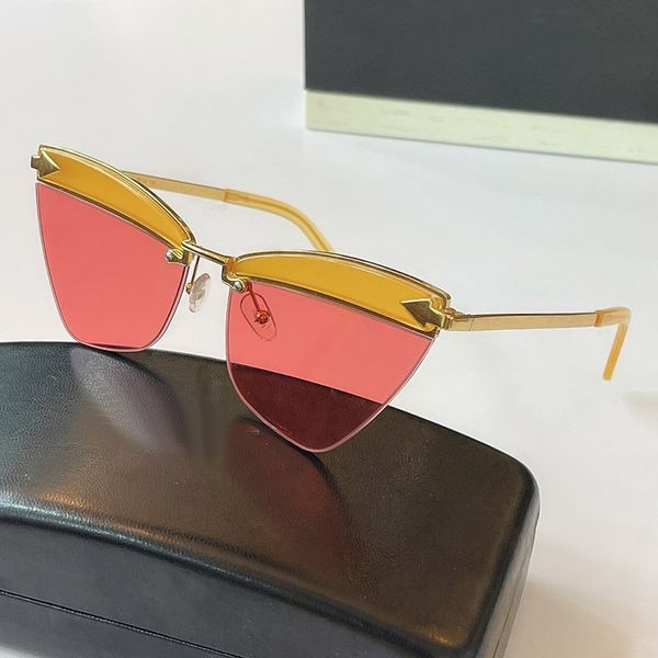 the new design concept of super beautiful sunglasses adopts small frame fashion trend high-quality sunglasses with packaging luxury new, White;black
the new design concept of super beautiful sunglasses adopts small frame fashion trend high-quality sunglasses with packaging luxury new, White;black