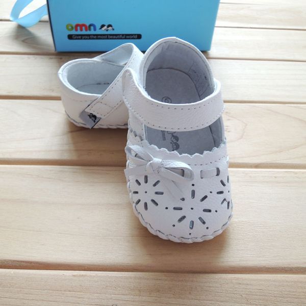 omn summer style genuine leather first walkers girls toddler shoes fretwork fashion baby shoes infant booties lj201104, Black;grey
omn summer style genuine leather first walkers girls toddler shoes fretwork fashion baby shoes infant booties lj201104, Black;grey