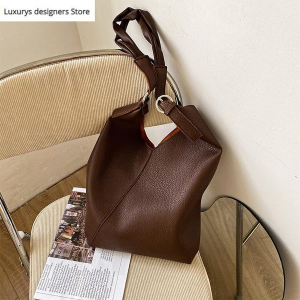 french niche design sense of quality bag new fashionable all-match shoulder bag internet celebrity underarm women flap small
french niche design sense of quality bag new fashionable all-match shoulder bag internet celebrity underarm women flap small