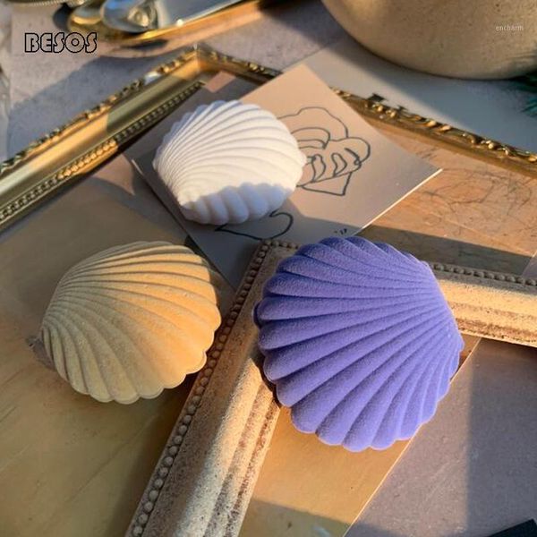 creative simple retro candy color girly shell velvet jewelry box earrings ring gift box cute posing props ornament gift1
creative simple retro candy color girly shell velvet jewelry box earrings ring gift box cute posing props ornament gift1