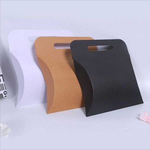 27*19.5*6cm black white kraft paper pillow gift cardboard box with handle kraft paper gift dress pillow box
27*19.5*6cm black white kraft paper pillow gift cardboard box with handle kraft paper gift dress pillow box
