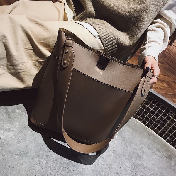 fashion wide strap women shoulder bags designer handbags luxury leather crossbody bag large capacity totes big composite purses c1016
fashion wide strap women shoulder bags designer handbags luxury leather crossbody bag large capacity totes big composite purses c1016