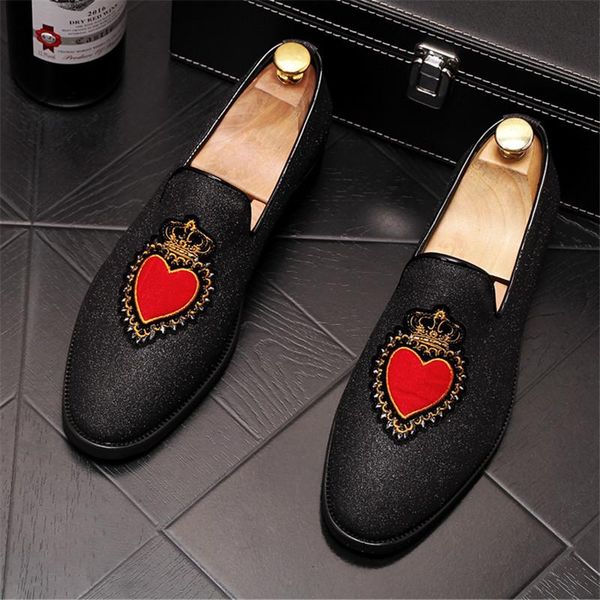 trendy pointed toe embroidery heart crown flat shoes for men oxford male wedding dress prom homecoming shoes zapatos de novio, Black
trendy pointed toe embroidery heart crown flat shoes for men oxford male wedding dress prom homecoming shoes zapatos de novio, Black