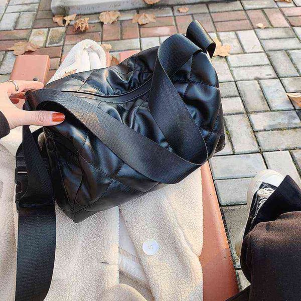 shopping bags famous brands pu leather handbags women shoulder bag big tote high capacity ladies wide belt crossbody bags 6640 220304
shopping bags famous brands pu leather handbags women shoulder bag big tote high capacity ladies wide belt crossbody bags 6640 220304