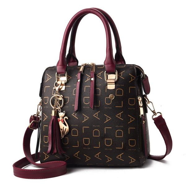 cross body women handbags 2021 shoulder bag leather casual wild messenger ladies bags
cross body women handbags 2021 shoulder bag leather casual wild messenger ladies bags