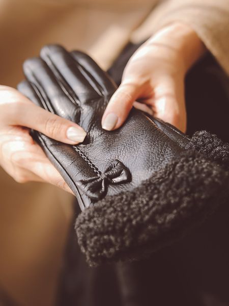gloves for women lovely korean version plush thickened leather warm touch screen cycling in winter windproof and cold, Blue;gray
gloves for women lovely korean version plush thickened leather warm touch screen cycling in winter windproof and cold, Blue;gray
