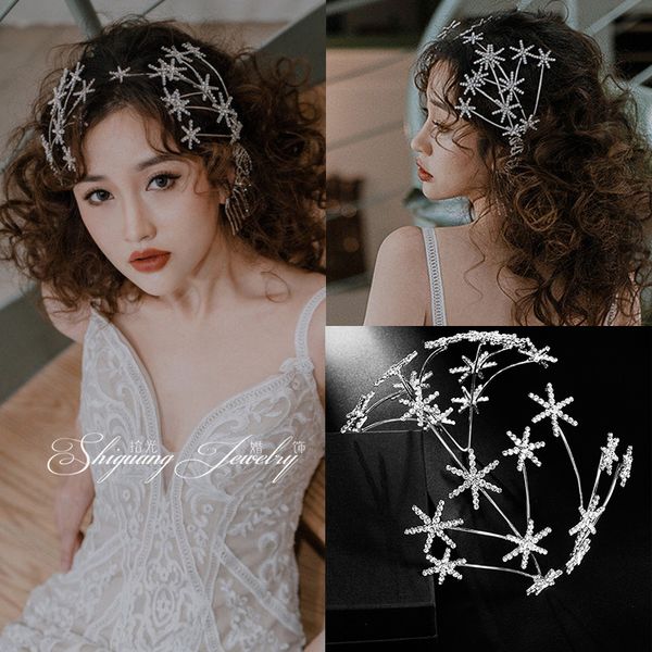 korean style beautiful and exquisite bridal dream fairy gas water diamond headdress hair band crown wedding dress modeling, Silver
korean style beautiful and exquisite bridal dream fairy gas water diamond headdress hair band crown wedding dress modeling, Silver