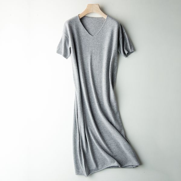 2021 winter autumn female 100% pure wool long-style knit jumpers loose vneck dressed in short sleeves women's clothes 4b67, Black;gray
2021 winter autumn female 100% pure wool long-style knit jumpers loose vneck dressed in short sleeves women's clothes 4b67, Black;gray