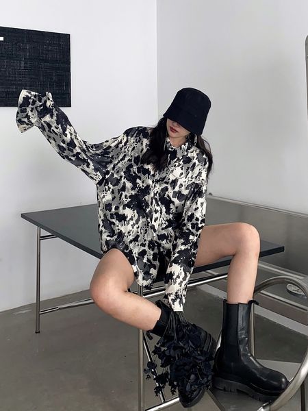 new superized 2021 black and white female shirt autumn women's vintage clothes e2r9 sete
new superized 2021 black and white female shirt autumn women's vintage clothes e2r9 sete