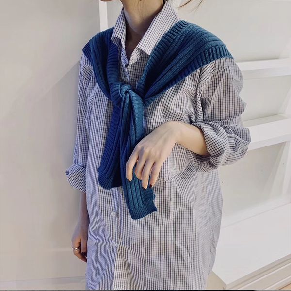 wear a small shawl with sunscreen collar skirt, shirt, knotting knitting scarf for women's autumn and winter, Blue;gray
wear a small shawl with sunscreen collar skirt, shirt, knotting knitting scarf for women's autumn and winter, Blue;gray