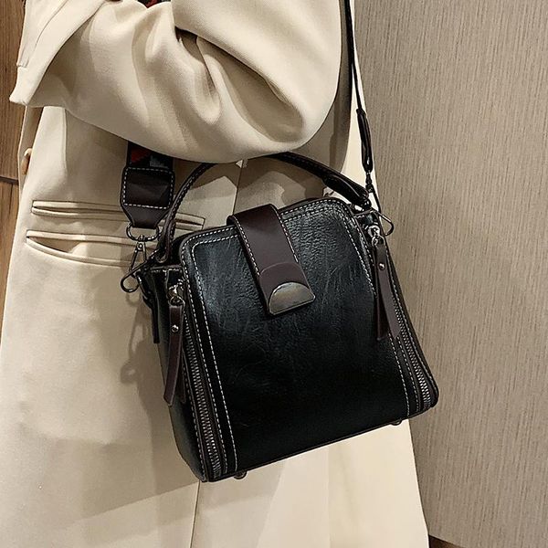 veryme new leather crossbody bags for women's solid color chain shoulder bags ins ladies handbags retro wide simple purse female
veryme new leather crossbody bags for women's solid color chain shoulder bags ins ladies handbags retro wide simple purse female