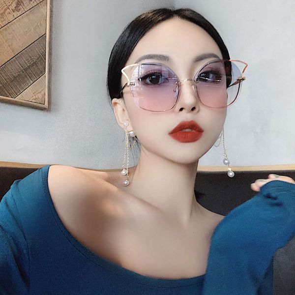 frame 2020 big new blue korean pink gradient cat's eye sunglasses women's big face personality irregular sunglasses trend, White;black
frame 2020 big new blue korean pink gradient cat's eye sunglasses women's big face personality irregular sunglasses trend, White;black