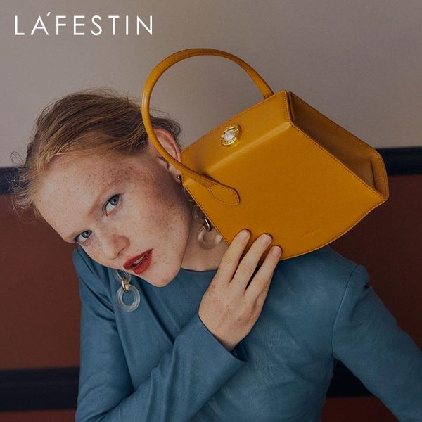 la festin 2020 новый мешок моды одно плечо мессенджер женщина небольшой квадратный мешок ретро все-сопрягать портативный перевернутый
la festin 2020 новый мешок моды одно плечо мессенджер женщина небольшой квадратный мешок ретро все-сопрягать портативный перевернутый