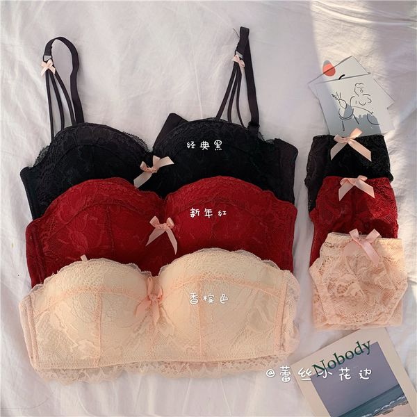 2020 small chest knock together upper underwear thickened girlie lace bra without steel ring, Red;black
2020 small chest knock together upper underwear thickened girlie lace bra without steel ring, Red;black