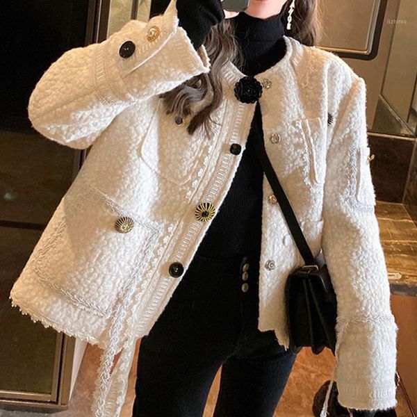 black lamb wool coat women's 2020 autumn and winter new korean style loose short design buttons jacket coat1
black lamb wool coat women's 2020 autumn and winter new korean style loose short design buttons jacket coat1