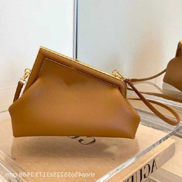 wholesale fashion bag fashion original single shoulder diagonal cross women's leisure versatile dinner shopkeeper
wholesale fashion bag fashion original single shoulder diagonal cross women's leisure versatile dinner shopkeeper