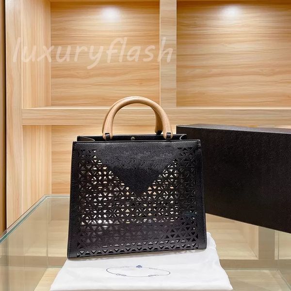 2021 autumn latest hollow ladies fashion handbag designers luxurys triangle woven bag pure color large capacity purese
2021 autumn latest hollow ladies fashion handbag designers luxurys triangle woven bag pure color large capacity purese