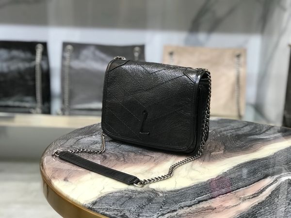 new handbag 7a high-end quality fashion handbag one shoulder diagonal cross leather woman's bag elegant bag interior compartment 6186
new handbag 7a high-end quality fashion handbag one shoulder diagonal cross leather woman's bag elegant bag interior compartment 6186