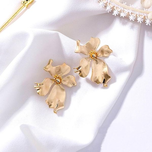 dangle & chandelier vintage big metal flower earrings for women gold/silver color personality statement pendientes 2021 fashion jewelry bijo
dangle & chandelier vintage big metal flower earrings for women gold/silver color personality statement pendientes 2021 fashion jewelry bijo