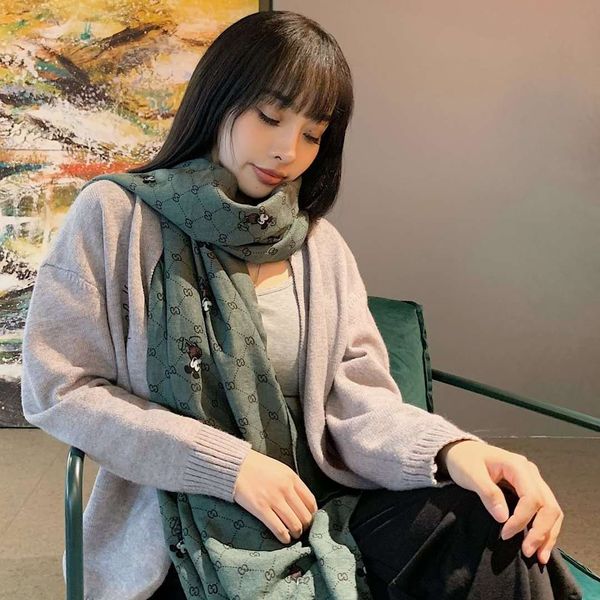 2020high qualtiy women designer scarfs silk bandana luxury echarpe fashion classic brand scarf foulard charpe de luxe
2020high qualtiy women designer scarfs silk bandana luxury echarpe fashion classic brand scarf foulard charpe de luxe