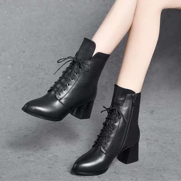 2021winter new leather boots lace-up side zipper two-wear mid-heel plus velvet warm ankle boots, Black
2021winter new leather boots lace-up side zipper two-wear mid-heel plus velvet warm ankle boots, Black