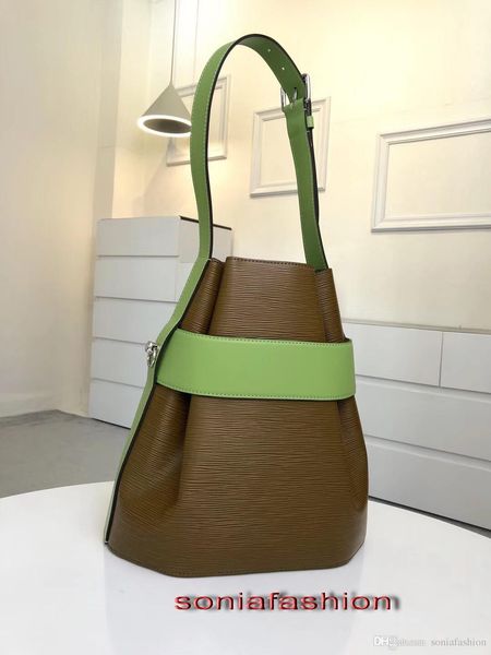 new fashion of winter woman bag designer genuine cowhide leather lady shoulder bag ing
new fashion of winter woman bag designer genuine cowhide leather lady shoulder bag ing