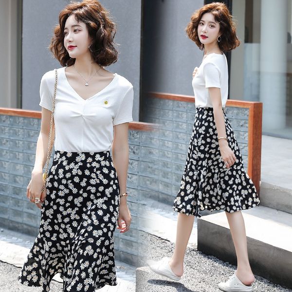 dress suit t-shirt women summer 2020 new style small fresh foreign style young heart small daisy t-shirt half skirt two sets lg8em, Gray
dress suit t-shirt women summer 2020 new style small fresh foreign style young heart small daisy t-shirt half skirt two sets lg8em, Gray