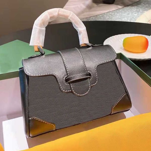 mini shoulder bag fashion women's handbag tote bag cross body luxu leather soft and strong light space large hardware perfect
mini shoulder bag fashion women's handbag tote bag cross body luxu leather soft and strong light space large hardware perfect