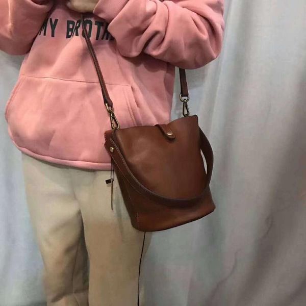 women bucket bag genuine leather handbag female crossbody shoulder bags luxury designer ladies hand bag portable purse small
women bucket bag genuine leather handbag female crossbody shoulder bags luxury designer ladies hand bag portable purse small
