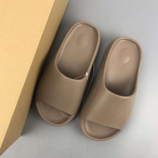 2021 kanye slide men women shoes desert sand resin earth brown soot foam runner triple black red orange white beach slippers mens sandals
2021 kanye slide men women shoes desert sand resin earth brown soot foam runner triple black red orange white beach slippers mens sandals