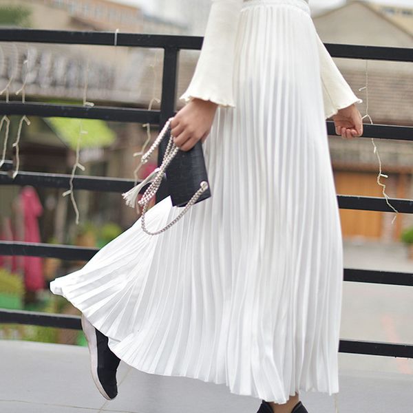 2021 new metallic long pleated skirt korean style high waisted fashion glossy autumn winter full length elegant women maxi skirts qx4p, Black
2021 new metallic long pleated skirt korean style high waisted fashion glossy autumn winter full length elegant women maxi skirts qx4p, Black